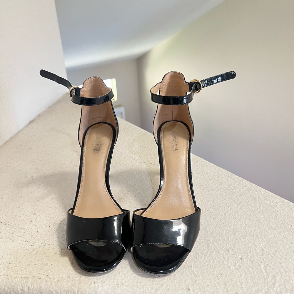 MICHAEL KORS black patent leather Lena Ankle Strap Heel Sandals shoes size 8 M - Picture 4 of 10